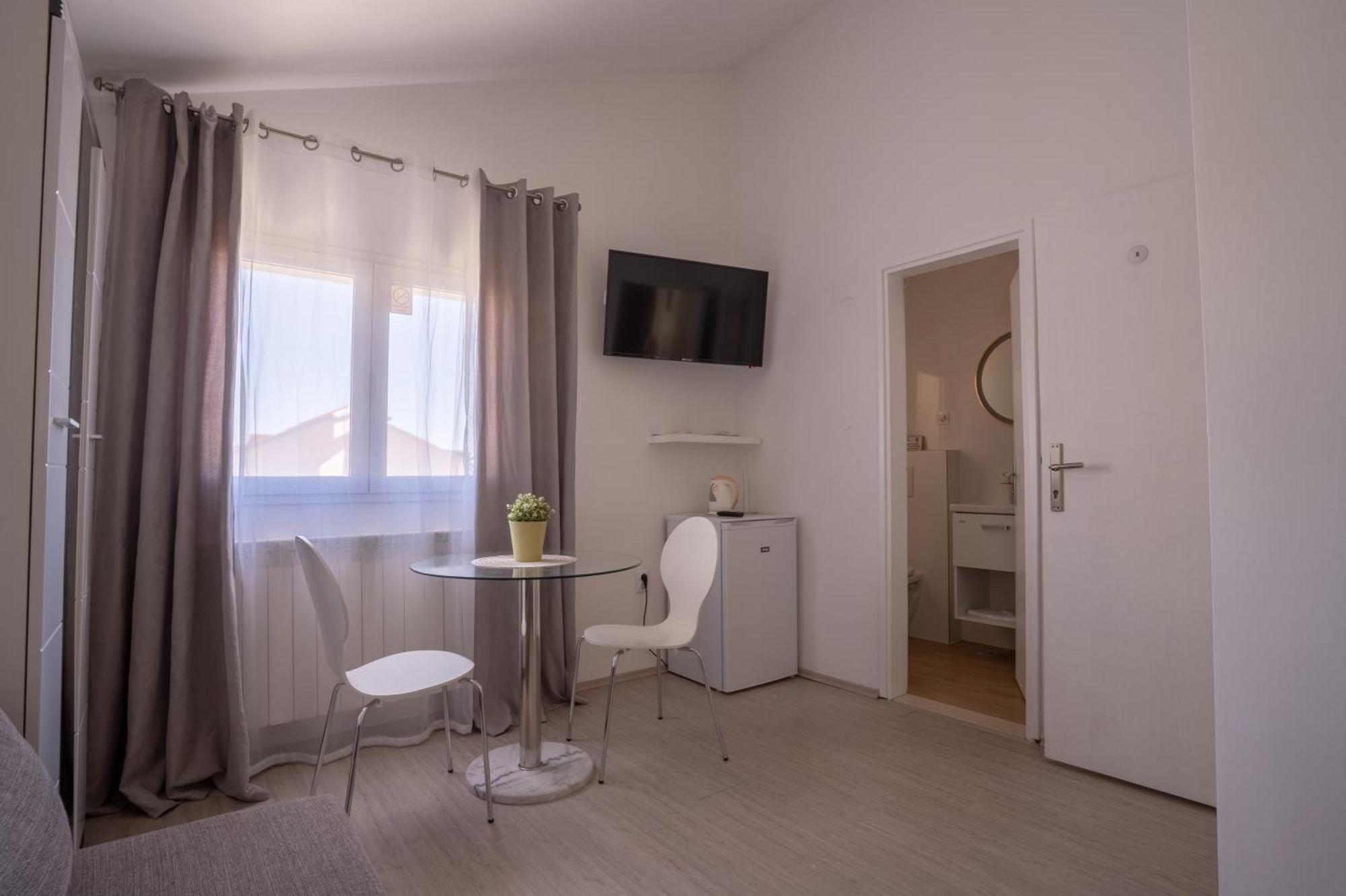 Apartments & Rooms Petra ザダル エクステリア 写真