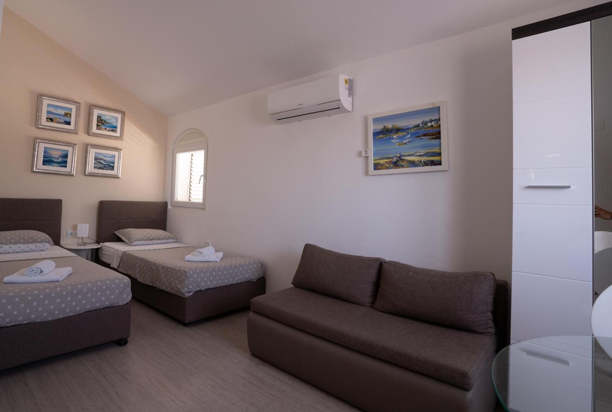 Apartments & Rooms Petra ザダル エクステリア 写真