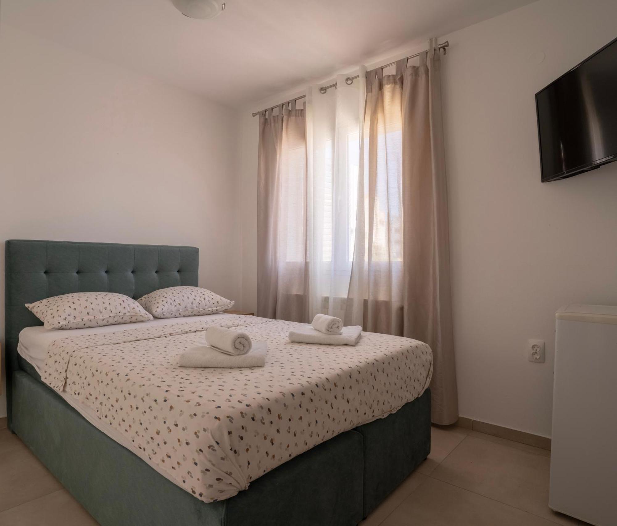 Apartments & Rooms Petra ザダル エクステリア 写真