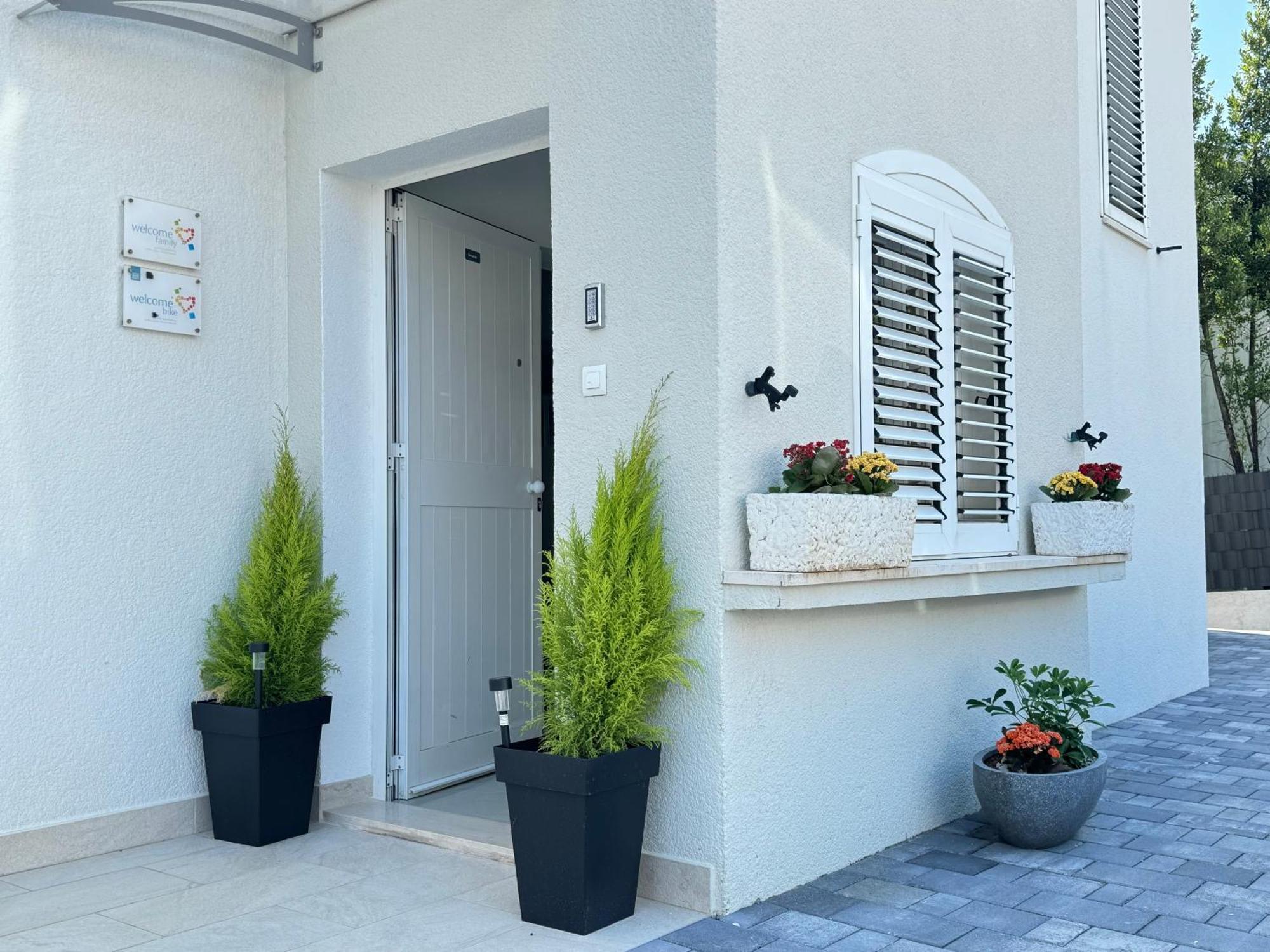 Apartments & Rooms Petra ザダル エクステリア 写真